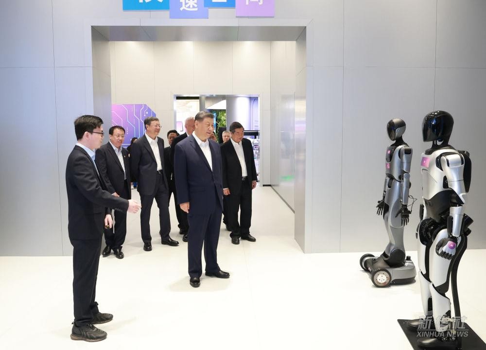 习近平总书记到上海调研，亚博代表具身智能行业汇报进展